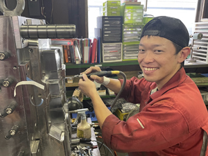 株式会社進和金型 技術系総合職（CAM・機械加工／仕上げ・磨き）