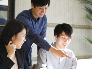 株式会社エイジェックス 未経験から始められる求人広告ライター／在宅勤務可能／土日祝休