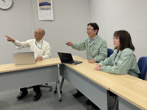 神戸天然物化学株式会社 【グロース市場】 社内SE／年休125日／賞与年4.2カ月分～／残業12h前後