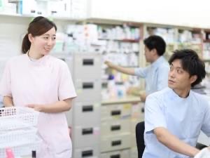 株式会社グラム 薬剤師のサポートスタッフ／年休120日／残業10h／土日祝休