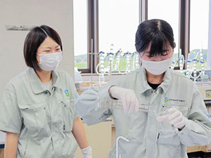 公益財団法人埼玉県下水道公社 化学職／賞与4.65ヶ月分／土日祝休／残業月8h／時差出勤可