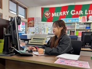 株式会社光野自動車 受付スタッフ／未経験歓迎／残業月10h程／ネイル・髪色自由