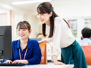 株式会社アカツキ 警備会社の経理総務／実働7h／17時定時／土日祝休／転勤なし
