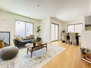 株式会社ユニバーサルホーム (飯田グループホールディングス) 注文住宅のインテリアコーディネーター／完全週休2日制／転勤無