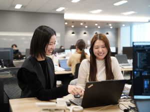 株式会社sumarch（スマーチ） 経理職／年休122日／残業月10h／毎年20％成長／名駅1分