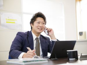 株式会社TOMIYO JOB (富世ホールディングスのグループ会社) 人材コーディネーター／月給26万円～／土日祝休み／未経験歓迎
