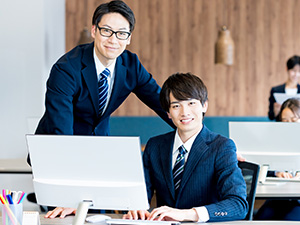 高瀬物産株式会社 総合職（営業／ルート配送／購買・商品管理）／未経験歓迎