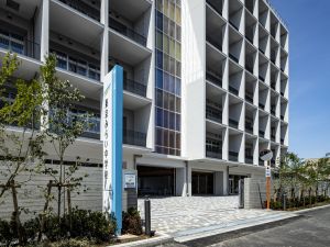 学校法人三幸学園 多様化学校（中学校）の教員／残業20h以下／年間休日120日