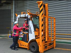 旭興業株式会社 フォークリフトオペレーター／連休可／年収900万円も目指せる