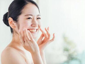 医療法人社団清優会　はなふさ皮膚科 美容皮膚科の広報／未経験歓迎／残業少なめ／年休123日