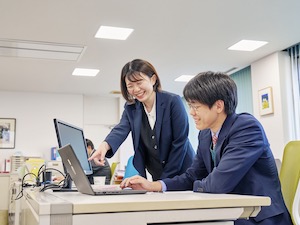 株式会社イートン (アウルグループ) ITエンジニア／大規模な開発案件多数／家賃補助・引越し支援有