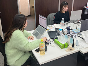 医療法人社団清優会　はなふさ皮膚科 未経験歓迎の広報／月給24万円～／土日祝休み／残業10h以下