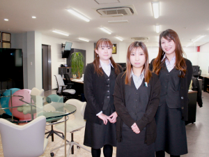 株式会社角丸 経理事務／経験者募集／完全週休2日制／残業ほぼ無し