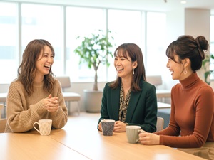 株式会社エンパワー 簡単データ入力事務／月給28万円～／髪色ネイル自由／残業ナシ