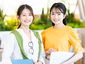 株式会社フロンティアライフパートナーズ 営業サポート／未経験歓迎／月給28万円～／5連休以上取得OK