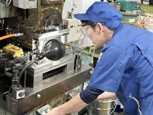 クロバー株式会社 製造スタッフ／未経験歓迎／年休120日～／土日祝休／残業少