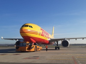 ディー・エイチ・エル・ジャパン株式会社（DHLジャパン株式会社） 通関士／資格必須未経験可／働きがいある会社1位／年休124日