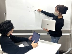 株式会社Ｓｏｕｒｉａｎｔ Web広告の制作・運用／未経験歓迎／月給30万円～／土日祝休