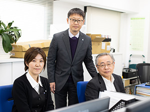 日東グローブシップ・カストディアル・サービス株式会社 総務課長／創業60年以上／残業月10h以下／年休125日