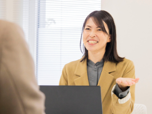 東洋大学グローバルサービス株式会社 (学校法人東洋大学グループ企業) 留学生支援部門の運営事務／年間休日130日以上／残業少なめ