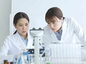 株式会社レベルアップ (レベルアップグループ) 分析補助・開発（化学・製薬・バイオ・食品）／年休125日