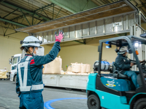 遠東石塚グリーンペット株式会社 倉庫管理／月残業20h以下／賞与年3回／年間休日120日以上