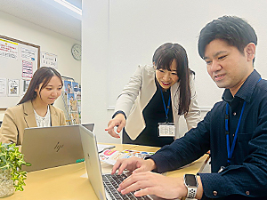 学校法人三幸学園【飛鳥未来きずな高等学校 静岡キャンパス】 (三幸グループ) 学校運営総合職（教員）／実務未経験歓迎／年間休日120日以上