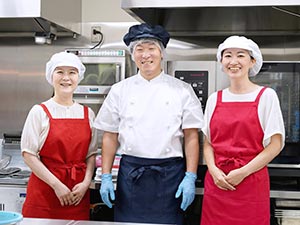 株式会社リエイ 調理指導・メニュー考案等／月30万～／年休120日／直行直帰