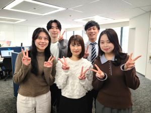 フロンティア物産ＨＤ株式会社 成長企業での経理スタッフ／年休125日／14期連続増収増益！