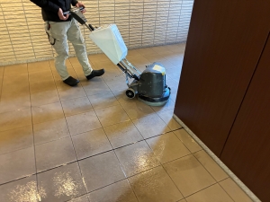 株式会社パル横浜 (毎日興業グループ) マンションやビルの定期清掃スタッフ／未経験歓迎／残業月10H