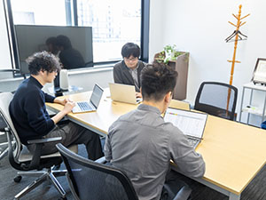 アイチーム株式会社 インフラエンジニア／自社内勤務／残業10h程度