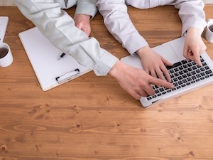 株式会社上田工業 積算補助／月給26万円～／定時帰宅基本／転勤無し／賞与年2回