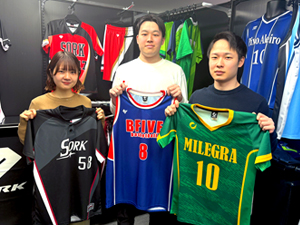 株式会社フラスコ１００ｃｃ スポーツウェア提案営業／未経験歓迎／年休124日／フレックス