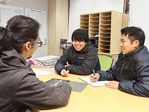 株式会社プラシア リフォームスタッフ／年休125日以上／月給25.5万円～