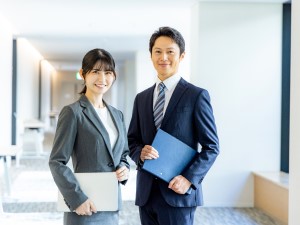 株式会社ＵＮＩＣＯＮホールディングス 【スタンダード市場】 法務・総務（管理職候補）／完全週休2日制／土日祝休／残業少