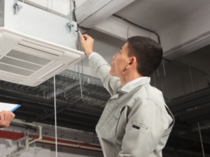 株式会社インサイトエナジー (グループ会社：株式会社長府製作所) 設備メンテナンス／賞与4カ月分／定着率100％／上場G