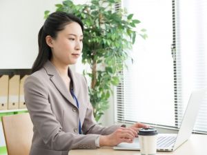 東京紙パルプ交易株式会社 (大王製紙グループ) 事務／未経験歓迎／年休120日以上／土日祝休み／40代活躍中