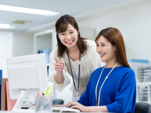 株式会社グリーンベル 貿易事務／未経験歓迎／英語はメール中心／原則定時退社／転勤無