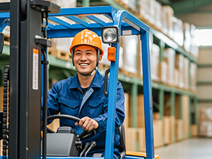 川吉運送株式会社【 KAWAKICHI TRANSPORT Co., Ltd. 】 倉庫管理（完全週休2日／月給27.8万円～／日勤／社食完備）