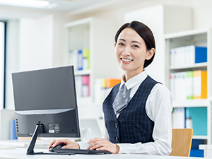 医療法人財団順和会 (国際医療福祉大学グループ) 経理課事務／医療費補助制度あり／港区駅チカ勤務