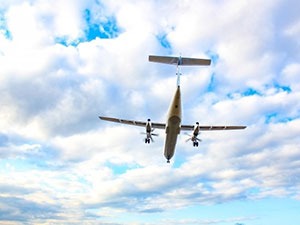 関西明装株式会社 伊丹空港の清掃スタッフ／実働6.5hまたは8hを選択可／屋内