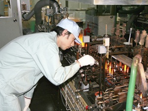 内外硝子工業株式会社 医薬品容器の製造オペレーター／年間休日125日／未経験歓迎