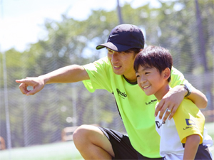 リーフラス株式会社（米国NASDAQ上場） スポーツインストラクター／未経験歓迎！／研修1ヶ月／私服OK