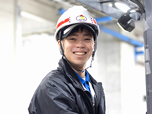 吉川運輸株式会社 (吉川ロジスティクスグループ) 倉庫オペレーター／未経験から月収30万円以上可能／賞与年2回