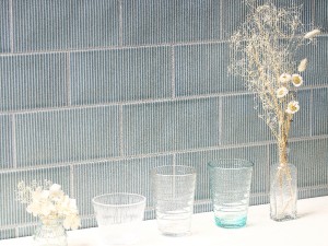 杉浦製陶株式会社 タイルのルート営業／年間休日125日／食事補助・家族手当あり