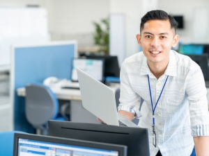 株式会社ライフケア・ビジョン 総務事務スタッフ／未経験歓迎／男性スタッフ活躍／年休120日