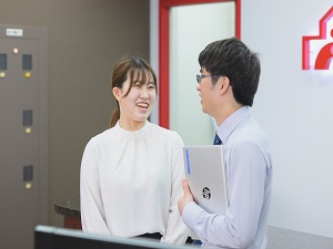 株式会社スクールＴＯＭＡＳ (リソーグループ) 学校内個別指導塾の総合職／年休125日前後／月給30万円以上