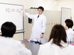 WDB株式会社（WDBホールディングスグループ） 九州／研究職／実務未経験可／年間休日120日／転勤無