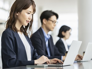 株式会社アクセスライズ 人事採用・SNS運用／未経験歓迎／残業なし／土日祝休み