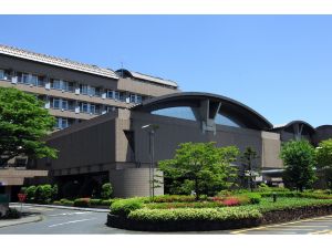 地方独立行政法人東京都立病院機構 都立病院の技術系総合職／賞与4.4カ月／年休124日／日勤